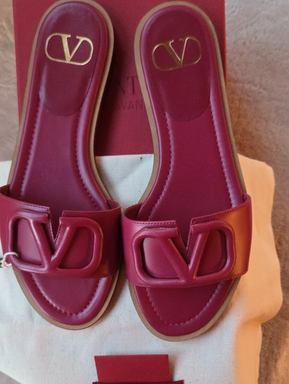 Valentino Garavani Burgundy Leather VLogo Slide Sandals